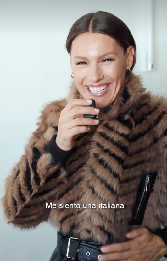 El abrigo con cuello tubo se impone como el favorito del otoño: la elección de Pampita para los días de frío