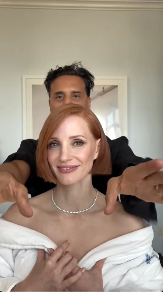 Jessica Chastain en alfombra roja de los premios Breakthrough.