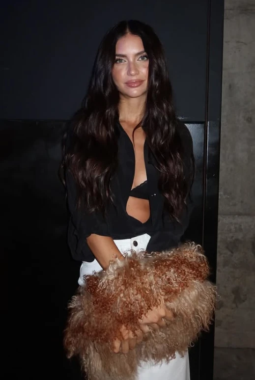 El look lleno de tendencias de Zaira Nara. 