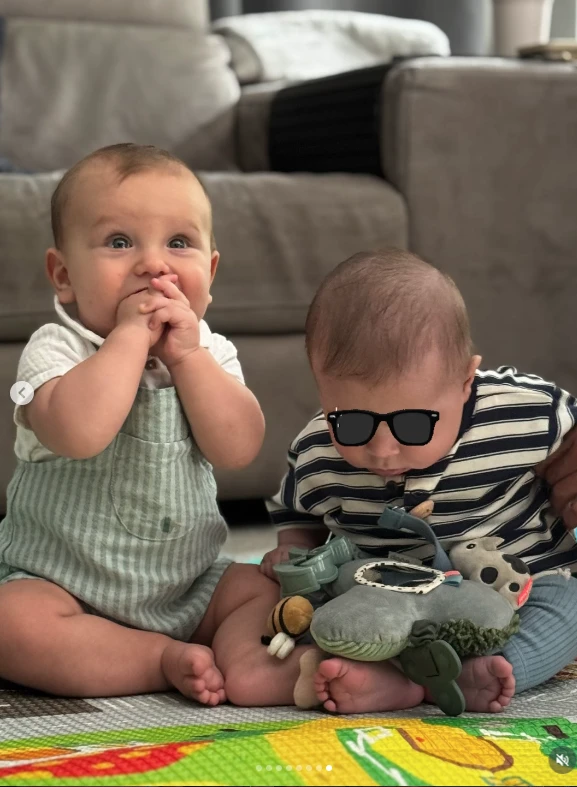 Carolina Baldini junto a sus hijos, sus nueras y sus nietos. 
