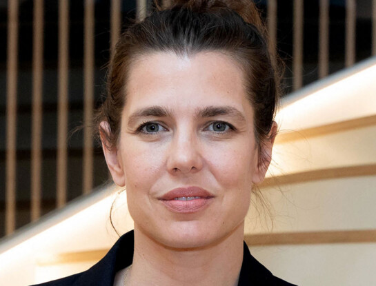 Charlotte Casiraghi y el poder de la remera rayada: el básico francés que eleva cualquier look