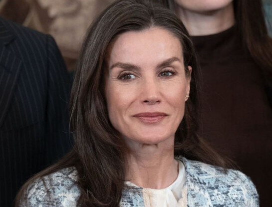 Cómo levantar un look monocromo: el truco de estilo de Letizia Ortiz que transforma cualquier outfit