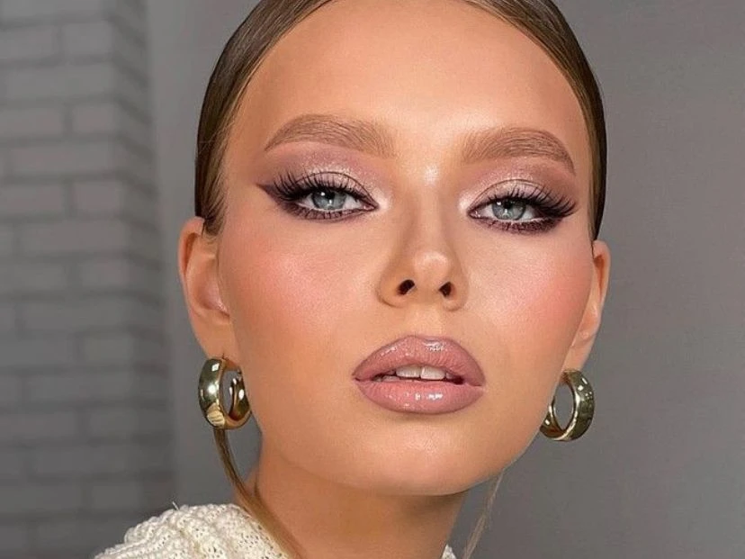 El truco de maquillaje que levanta la mirada y cambia todo el look