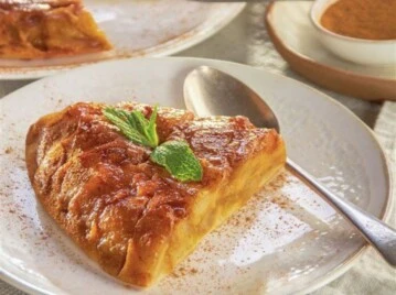 Tortilla dulce de manzana caramelizada: la receta fácil que reinventa un clásico