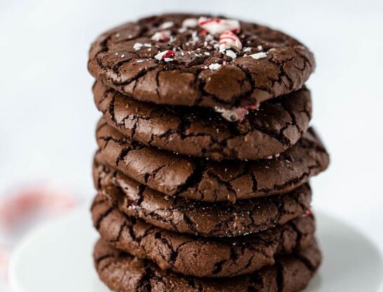 Cookies de chocolate amargo y pimienta rosa: la receta fácil con un toque gourmet inesperado