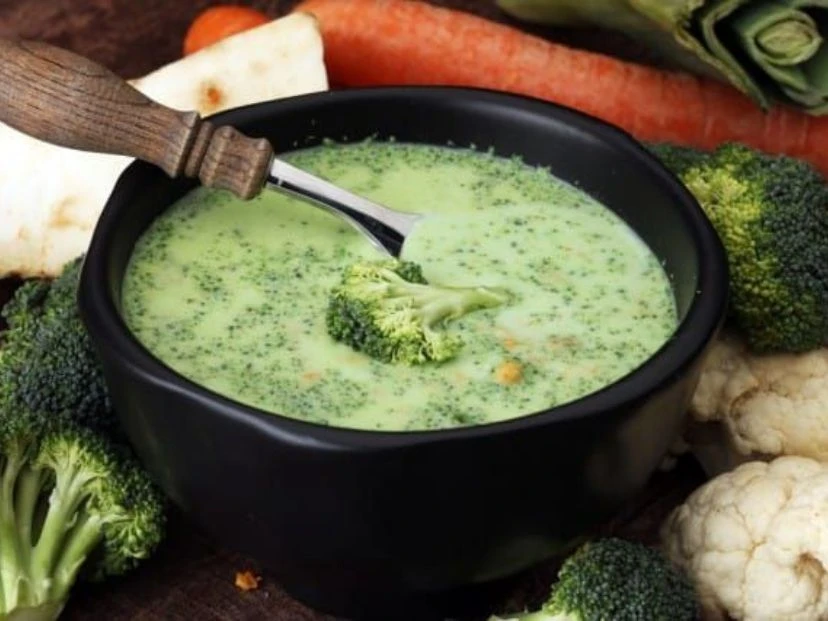 Dip caliente de espinaca y queso: la receta fácil para una fondue cremosa