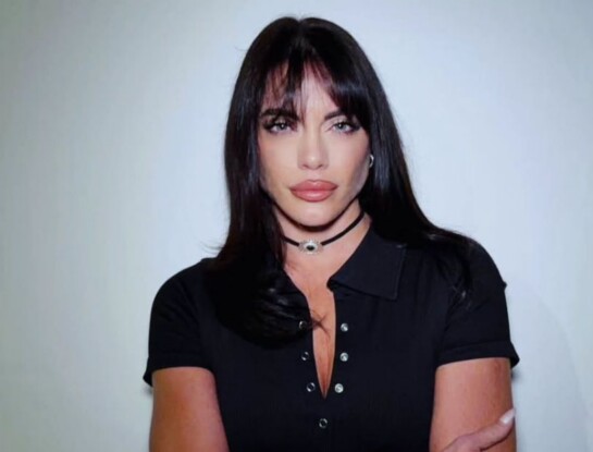 Emilia Attias marca tendencia con un look total black súper sensual y minimalista