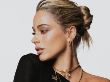 Tini Stoessel marcó tendencia con un look total black y joyas protagonistas