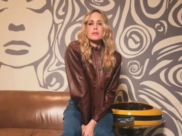 El look de Julieta Prandi confirma que el wide leg será el jean más visto esta temporada