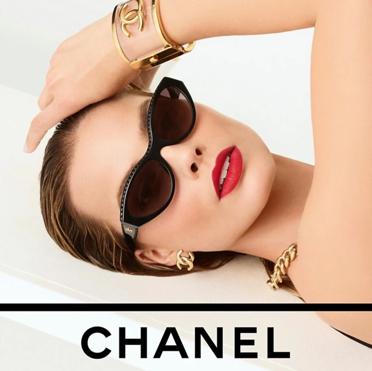 Margot Robbie en la nueva campaña de Chanel beauty