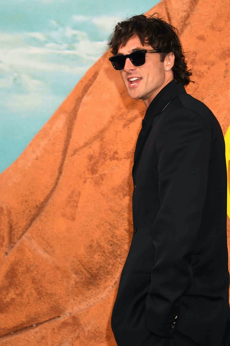 de Zendaya a Jacob Elordi, los looks del elenco de Euphoria en la alfombra roja