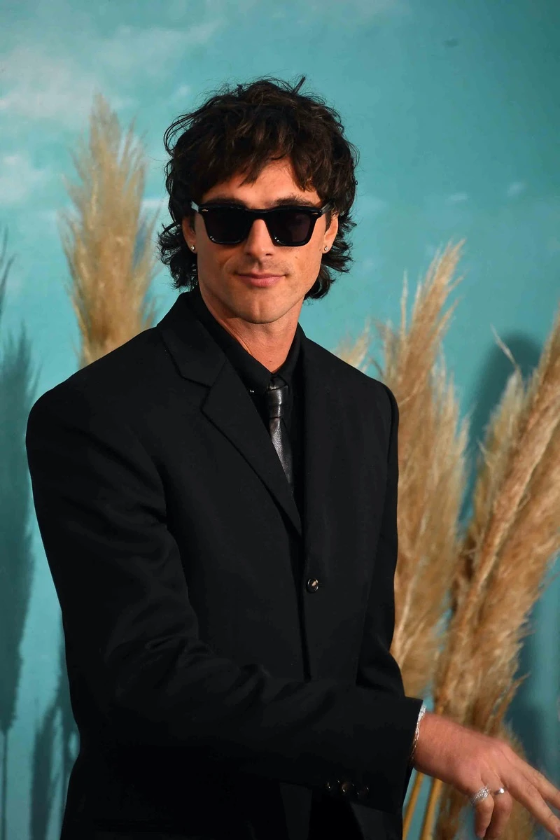 de Zendaya a Jacob Elordi, los looks del elenco de Euphoria en la alfombra roja