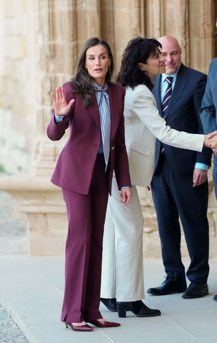Look de Letizia Ortiz lleno de tendencias.