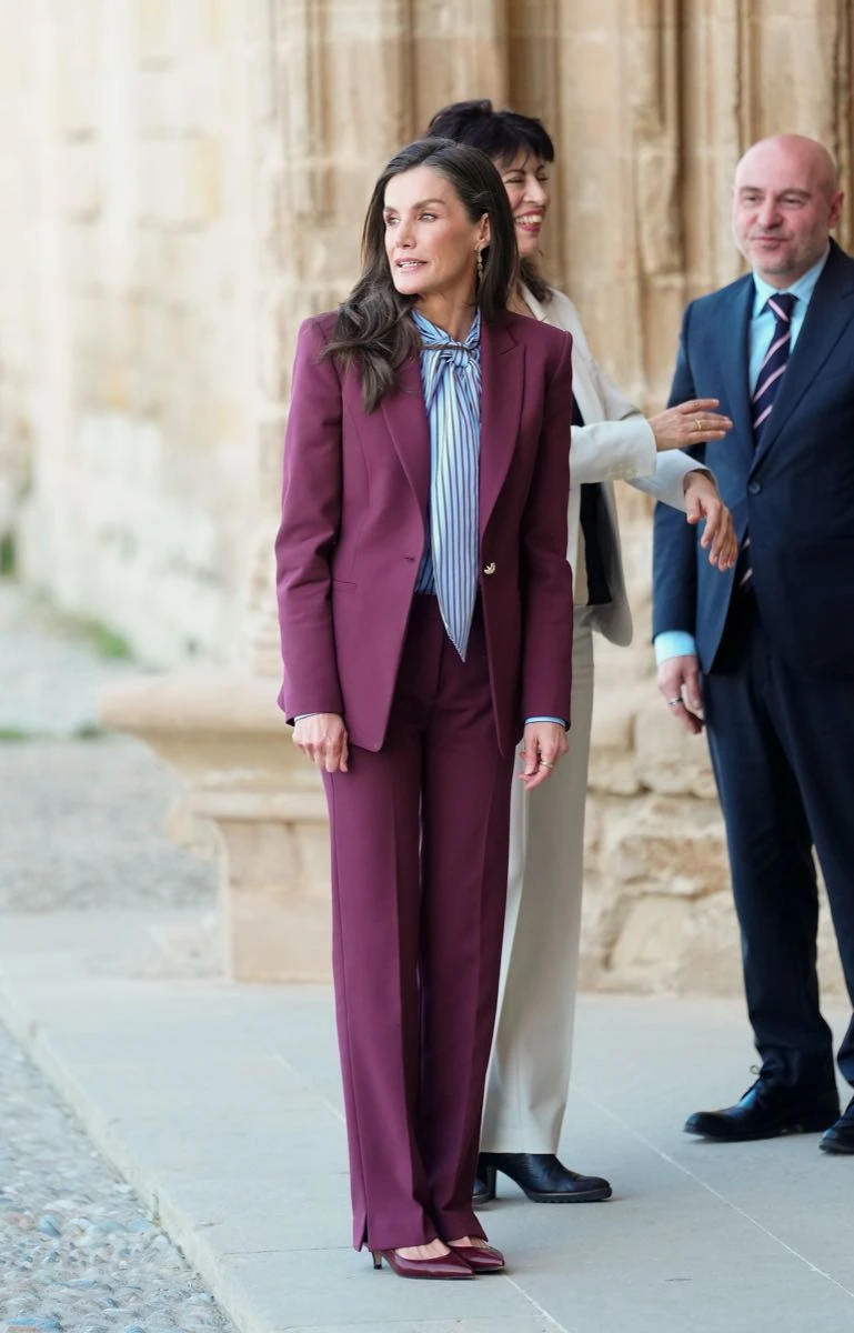 Look de Letizia Ortiz lleno de tendencias.