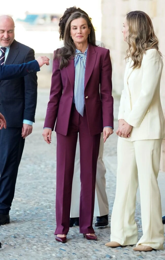 Look de Letizia Ortiz lleno de tendencias.
