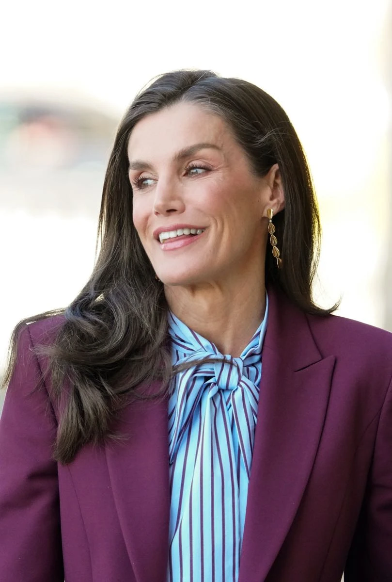 Look de Letizia Ortiz lleno de tendencias.