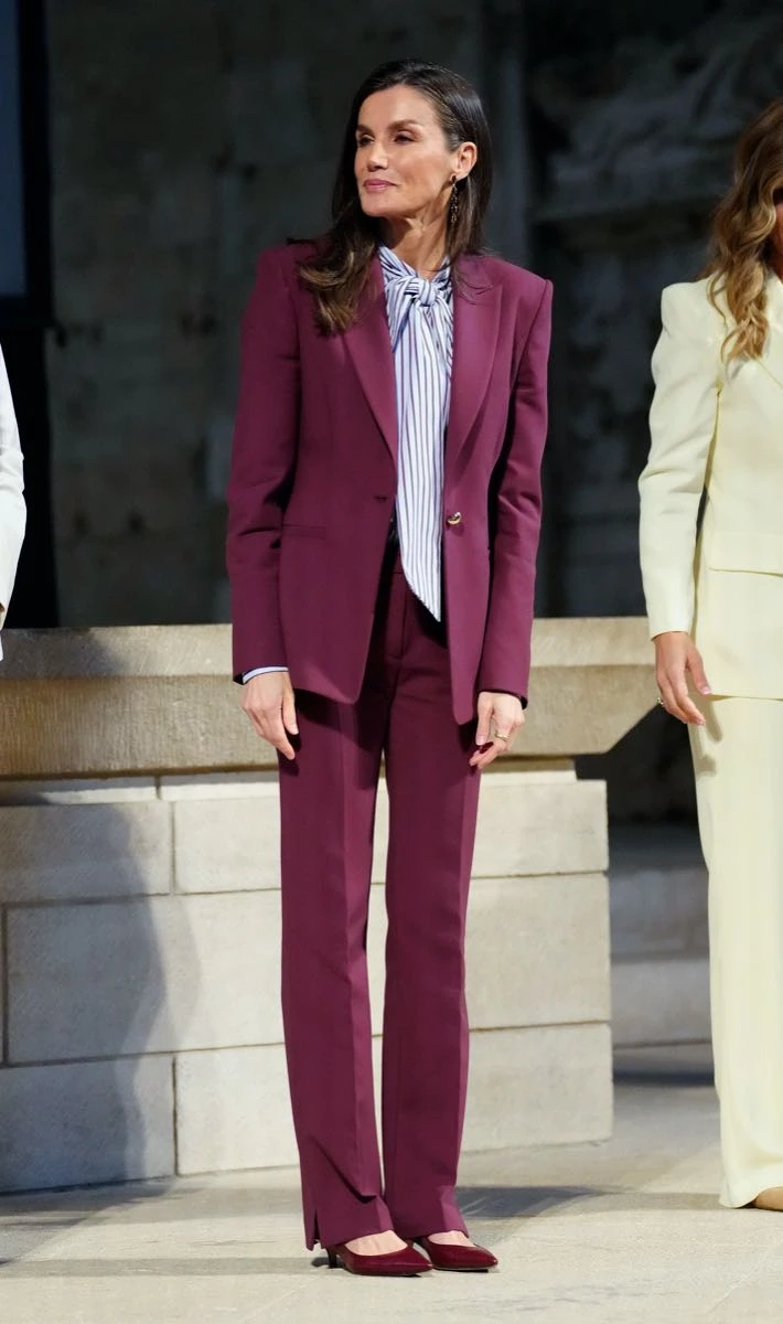 Look de Letizia Ortiz lleno de tendencias.