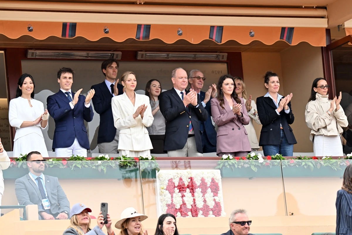 Charlene y Charlotte Casiraghi y las claves de cómo llevar la sastrería al nivel más chic