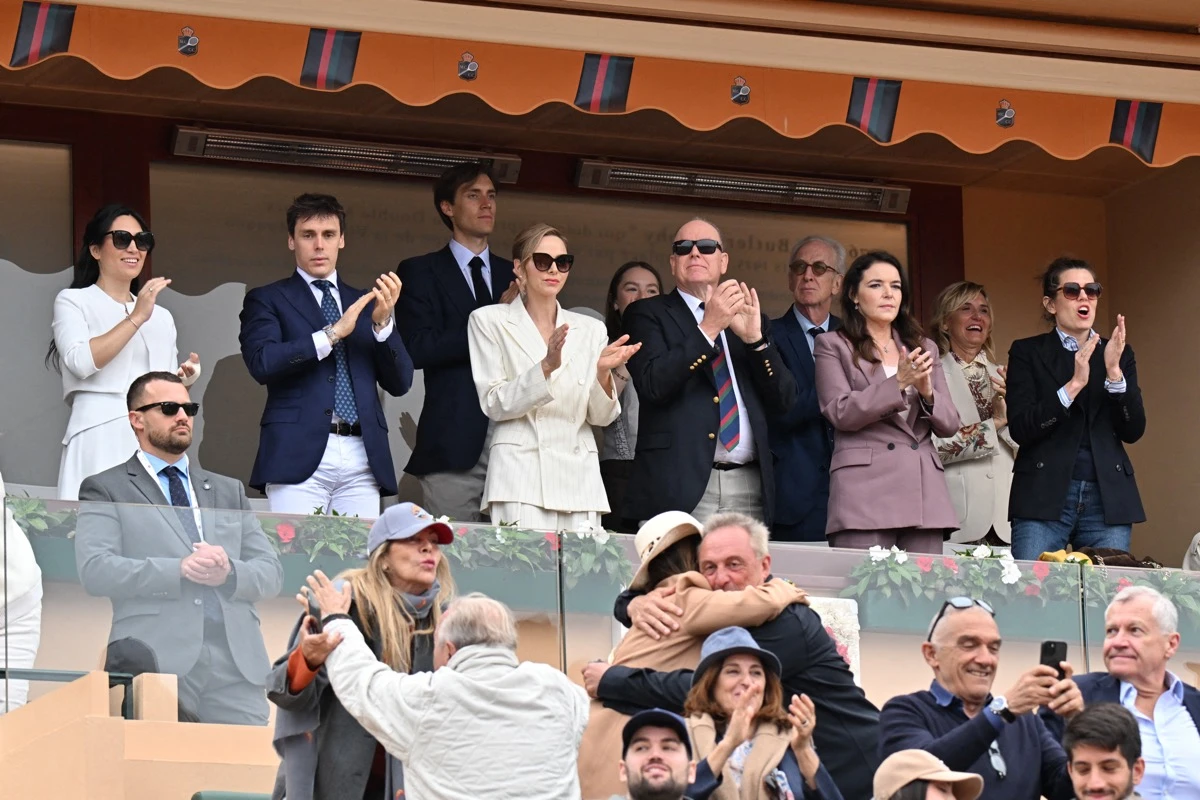 Charlene y Charlotte Casiraghi y las claves de cómo llevar la sastrería al nivel más chic