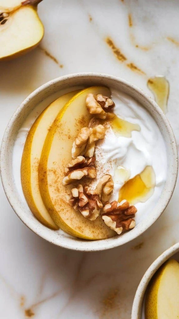 Peras a la canela y yogur. Foto: Pinterest