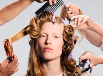 Hábitos invisibles que debilitan tu pelo: lo que hacés todos los días y no sabías que lo está arruinando