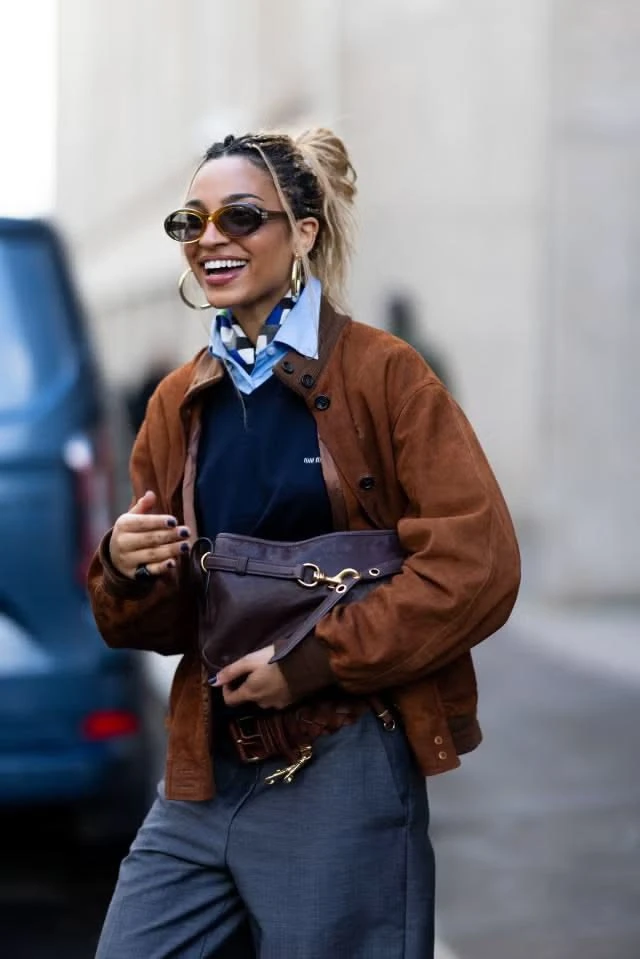 Los accesorios tendencia del otoño 2026 y cómo usarlos en 7 looks