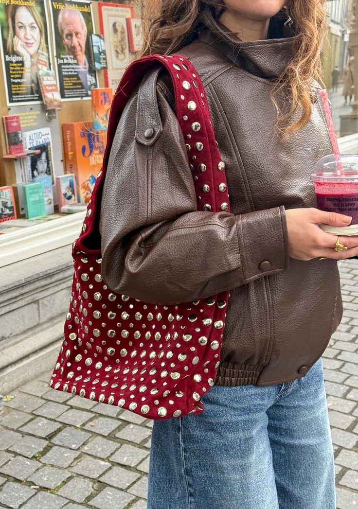 Alerta tendencia: esta es la cartera más trendy de la temporada y se combina así