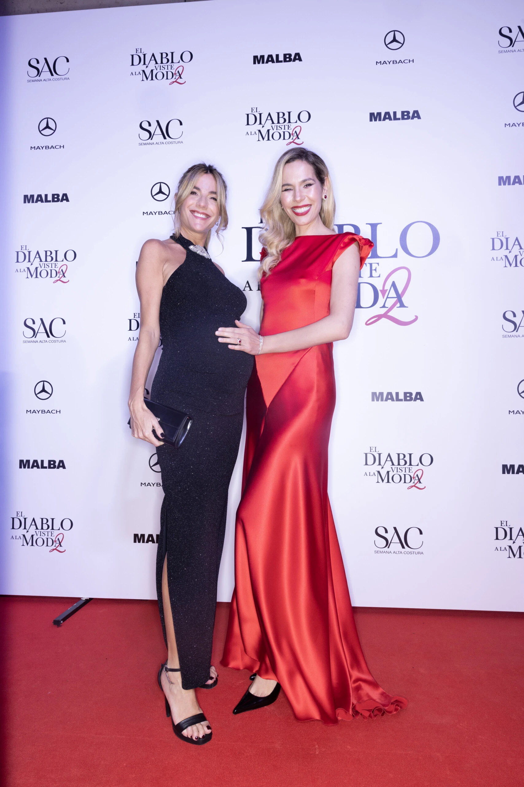 Elina Costantini junto a María Belén Ludueña.