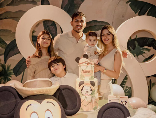 Así fue el mega festejo de Leandro Paredes y Camila Galante por el bautismo de su hijo: temática Disney y looks combinados