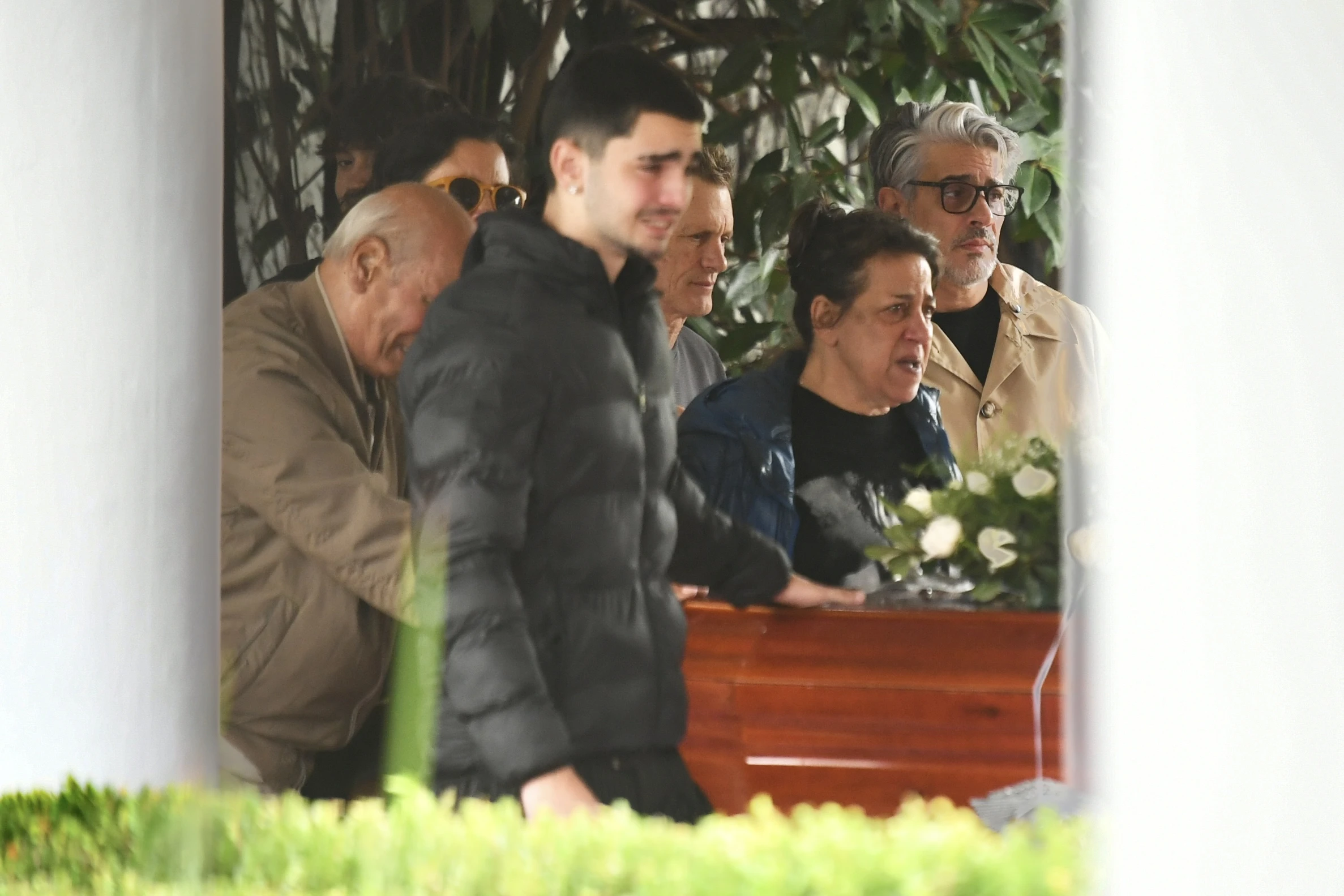 Así fue la despedida a Alejandro Farrell: familiares, amigos y figuras del espectáculo le dieron el último adiós