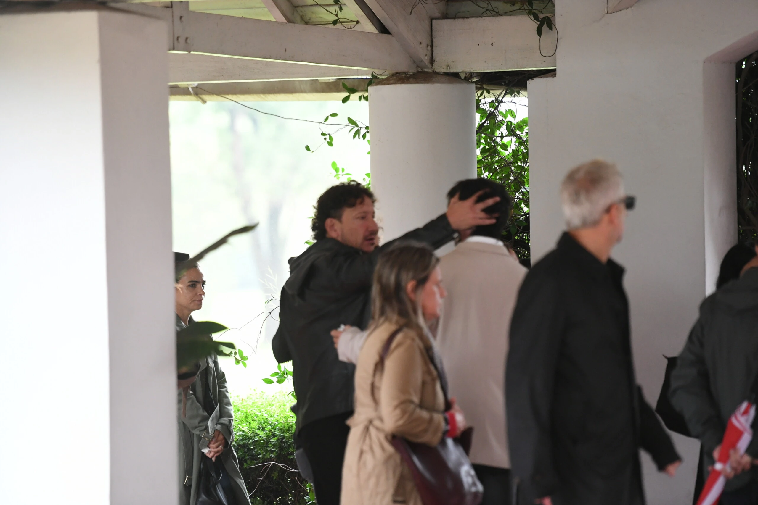 Así fue la despedida a Alejandro Farrell: familiares, amigos y figuras del espectáculo le dieron el último adiós