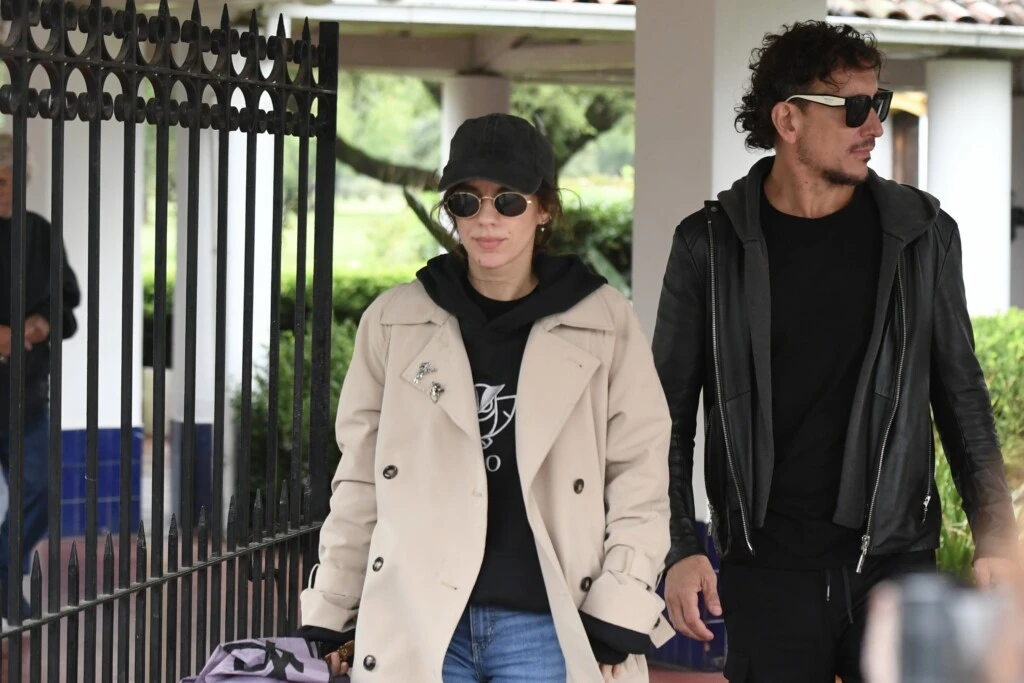 Así fue la despedida a Alejandro Farrell: familiares, amigos y figuras del espectáculo le dieron el último adiós