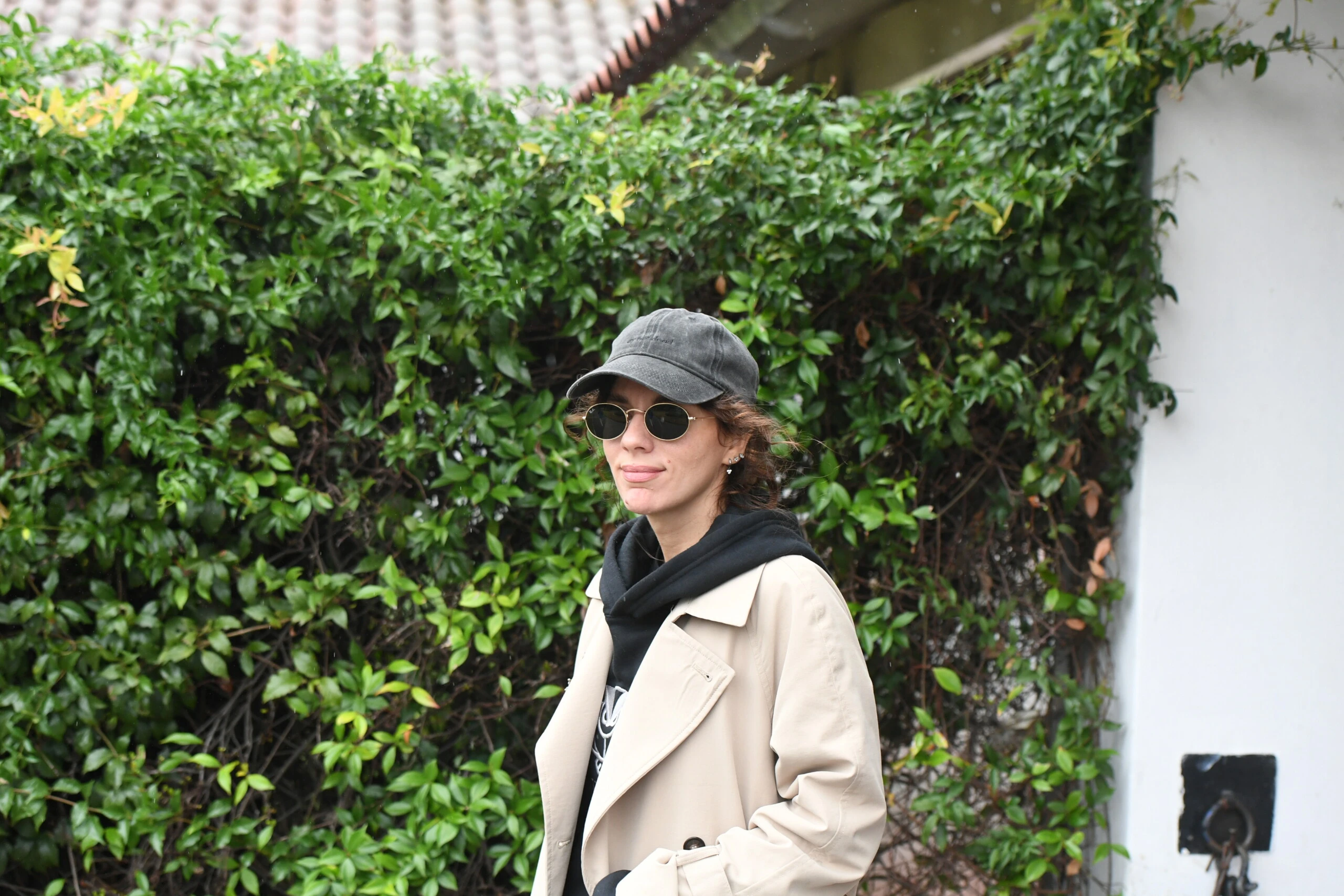 Gimena Accardi y Nico Vázquez en el entierro de Alejandro Farrell.