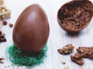 Huevo de Pascua relleno de avellanas: la receta casera y económica que todos quieren probar