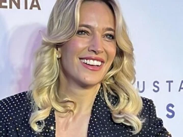 El look de Luisana Lopilato en la avant premiere de "La caja azul"