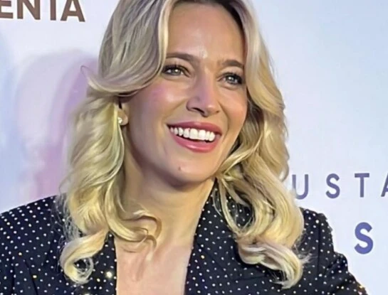 El look de Luisana Lopilato en la avant premiere de "La caja azul"