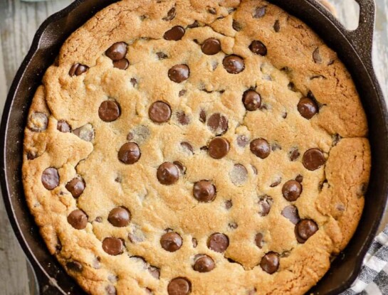Skillet cookie: la receta de la galleta gigante casera que es furor
