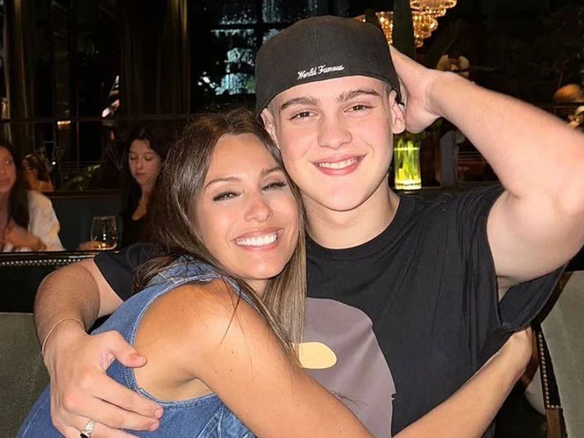 Bautista Vicuña mostró el primer logro deportivo acompañado de Benjamín Vicuña y Pampita