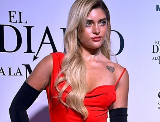 El sensual look de Marta Fort en la avant premiere de El Diablo Viste a la Moda 2