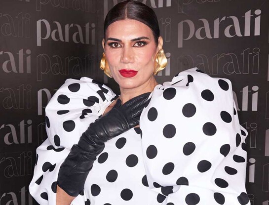 Flor de la V se suma a los polka dots con un glamoroso vestido de Adrián Brown en los Martín Fierro de la Moda