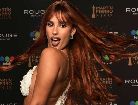 Juli Poggio homenajeó a Susana Giménez con un vestido de Pucheta Paz en los Martín Fierro de la Moda