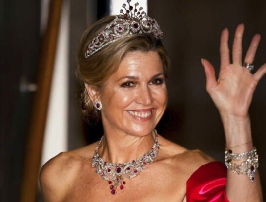 Máxima deslumbra en Ámsterdam y reafirma la moda circular con un vestido de hace casi 20 años y una tiara histórica