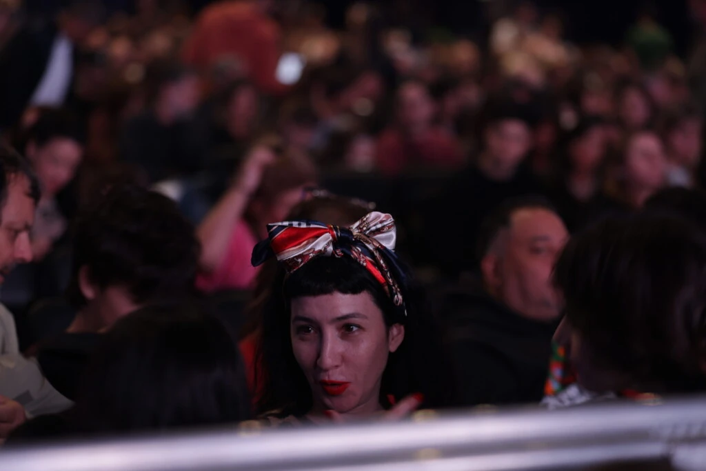 Entre gestos, presencias compartidas y menciones, la relación entre Fito Páez y Sofía Gala genera cada vez más repercusión tanto en medios como en redes sociales.