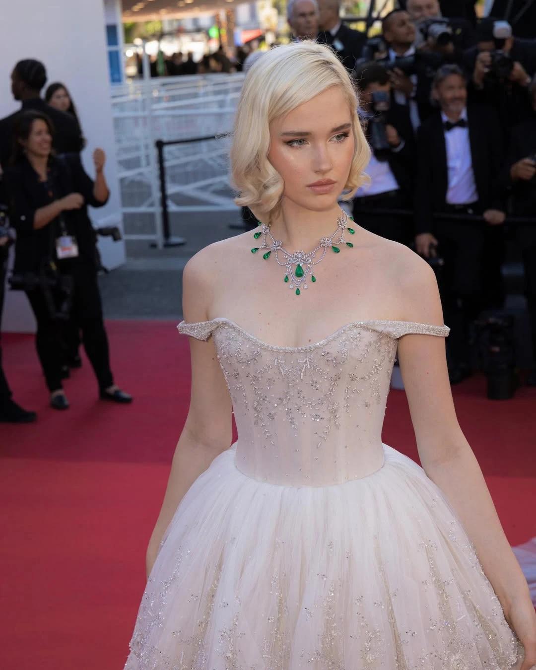 Quién es Lara Cosima, la condesa e "it girl" que se convertirá en la nuera de Salma Hayek