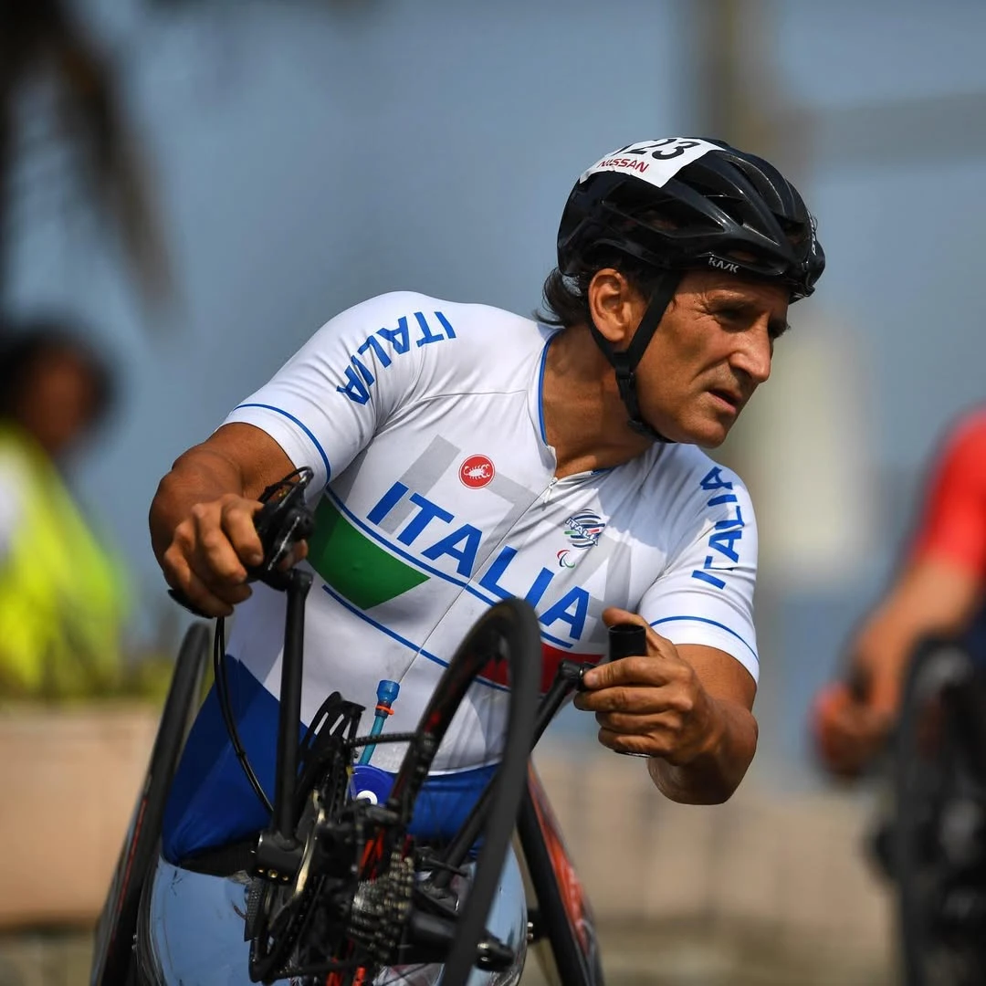 Alex Zanardi: perdió las piernas, fue dado por muerto y volvió a sobrevivir a otro accidente extremo