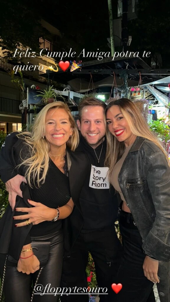A lo largo del día, Tesouro compartió distintas postales del festejo, en las que se la vio acompañada por su familia, amigas y su pareja.