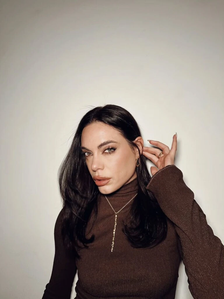 El look de Emilia Attias. Foto: IG