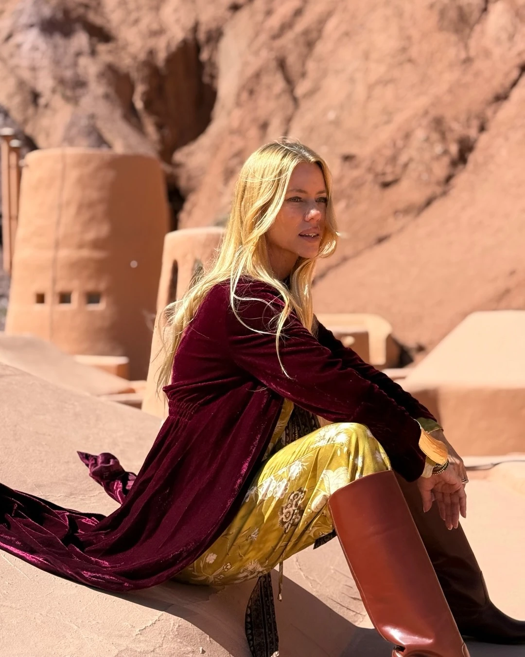 Guía de estilo: cómo combinar el color berenjena que se posiciona como el color de la temporada