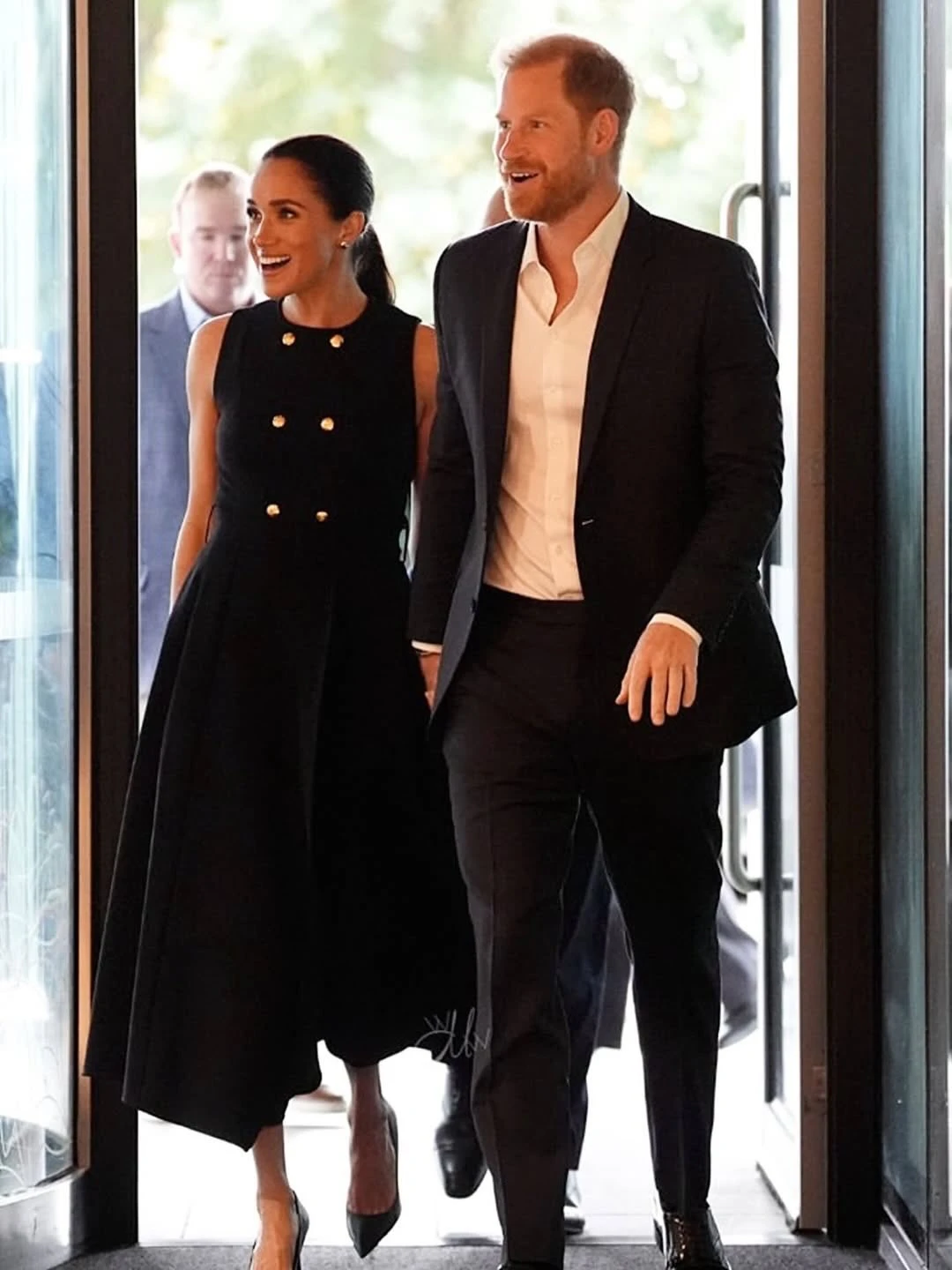 El guiño de Meghan Markle a Lady Di en Australia: los detalles de un look lady impecable