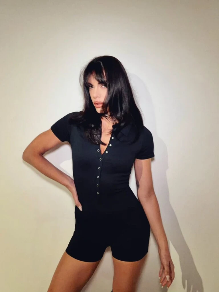 El look de Emilia Attias. Foto: IG